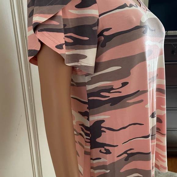 New listing *****Top pretty beige peach mix size large - Picture 4 of 6